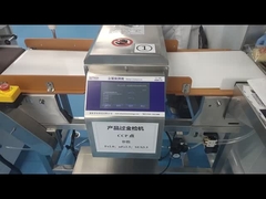 Détecteur de métaux alimentaires en acier inoxydable 304 avec barre de poussée et rejet de goutte à goutte